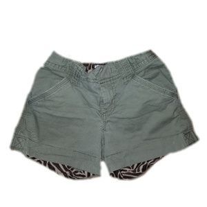 Girls Old Navy army green leopard prnt shorts sz 8